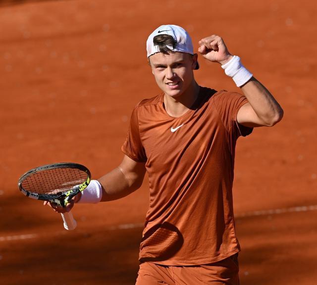 球队上下相 球队上下相