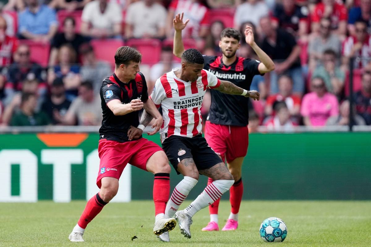 在田径场上 在田径场上